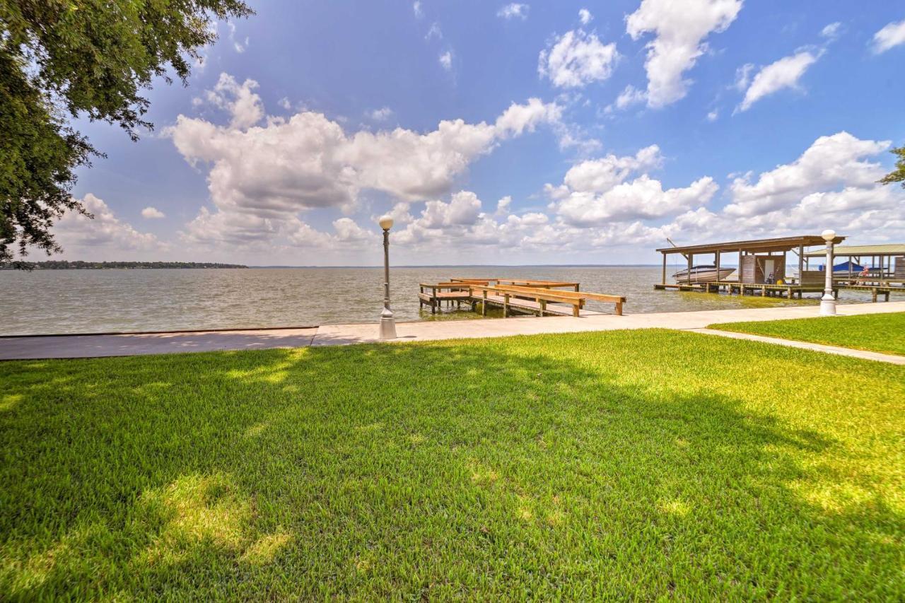 Lakefront Livingston Home With Dock, 1 Mi To Launch! Exterior photo