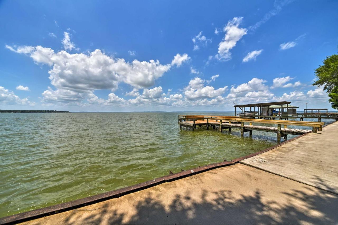 Lakefront Livingston Home With Dock, 1 Mi To Launch! Exterior photo